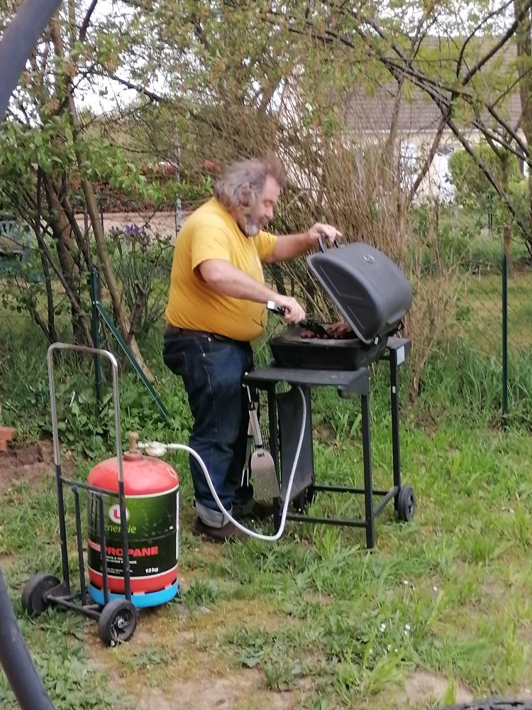 Premier barbec a la maison de st michel de chavaignes 1